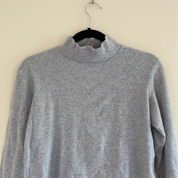 Stylish simple gray turtle neck!! - Picture 5 of 8
